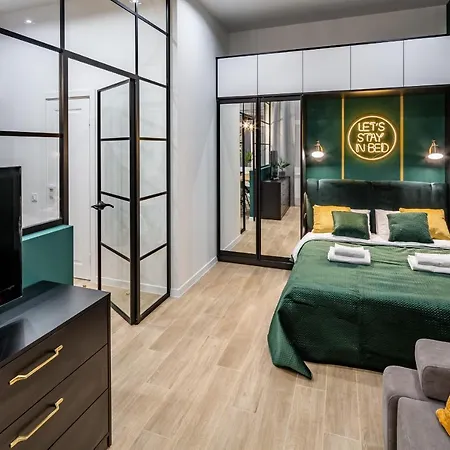 Emerald Lux Apartment. Liveinlviv * Lwów