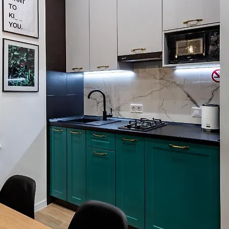 Emerald Lux Apartment. Liveinlviv דירה *