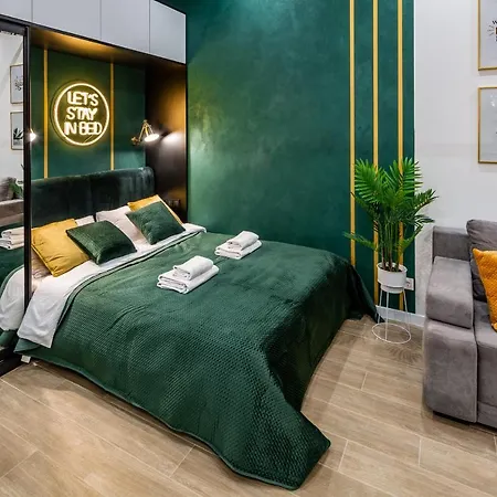Emerald Lux Apartment. Liveinlviv Apartment