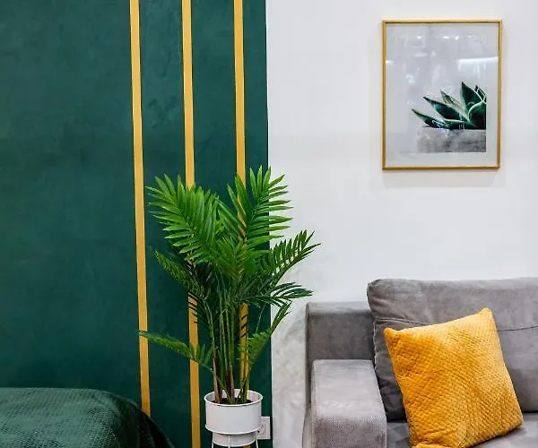 Emerald Lux Apartment. Liveinlviv Apartmán