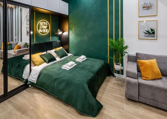 Emerald Lux Apartment. Liveinlviv דירה