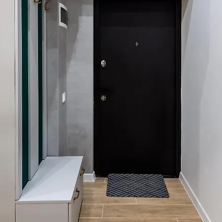 Emerald Lux Apartment. Liveinlviv Львов